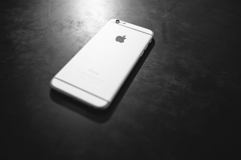 五金进销存app哪个好 五金进销存app选型指南：哪个更适合小型企业？功能全面性分析
